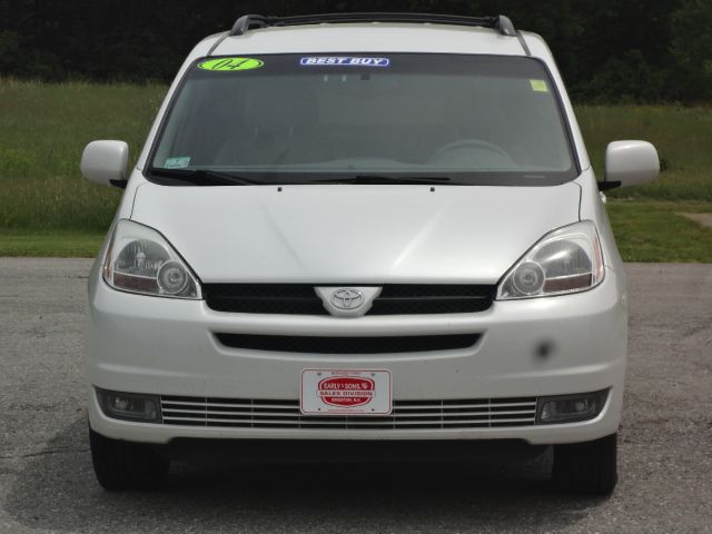 2004 Toyota Sienna XLT 4.6L 4WD