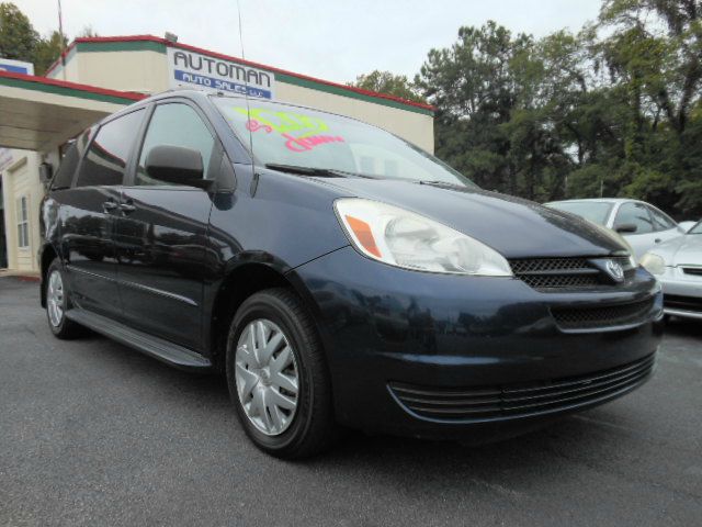 2004 Toyota Sienna Touring - Moonroof