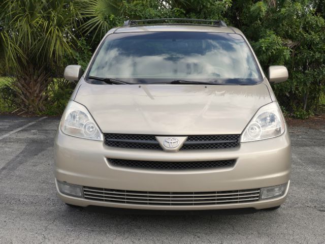 2004 Toyota Sienna SEL Sport Utility 4D