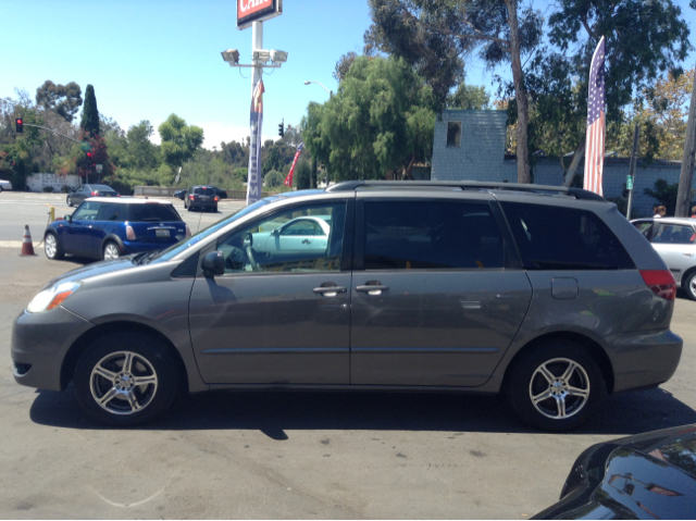 2004 Toyota Sienna 1997 Ford GL