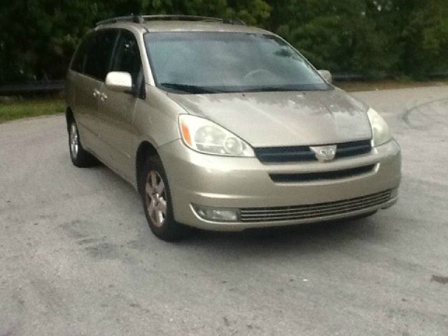 2004 Toyota Sienna Unknown