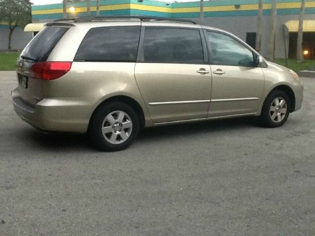 2004 Toyota Sienna Unknown