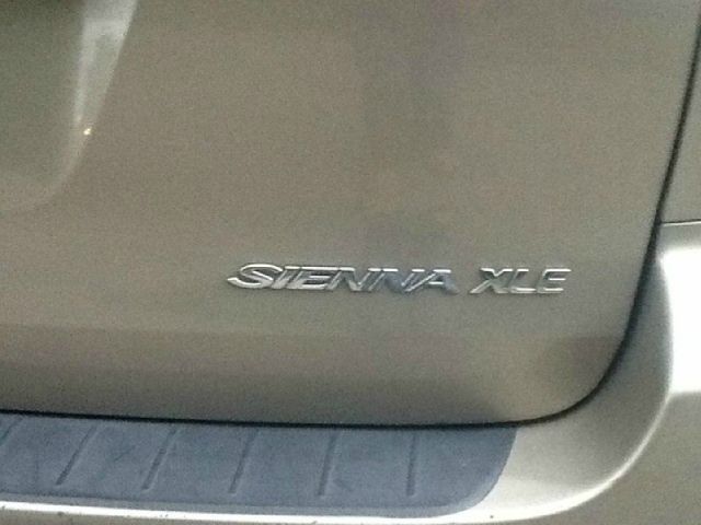 2004 Toyota Sienna Unknown