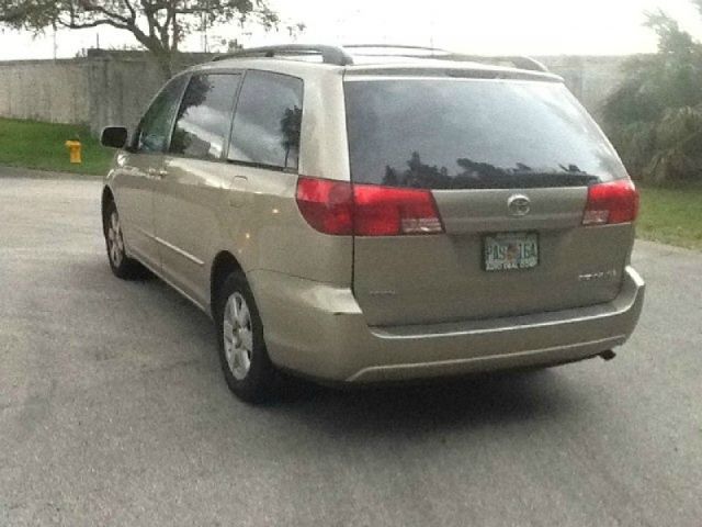 2004 Toyota Sienna Unknown