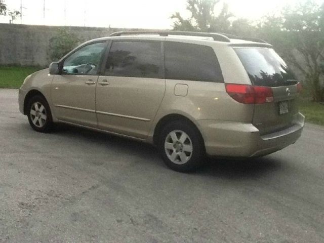 2004 Toyota Sienna Unknown