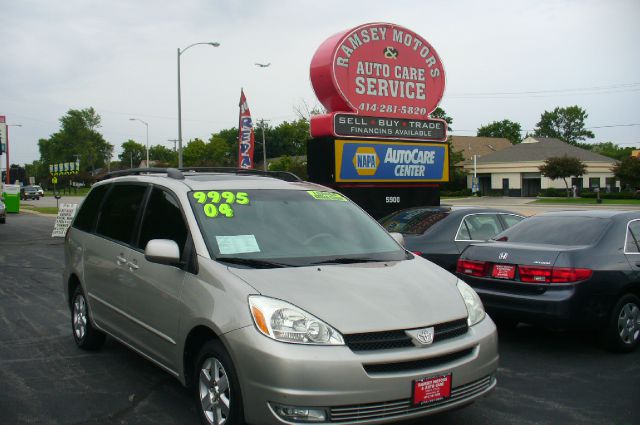 2004 Toyota Sienna SEL Sport Utility 4D