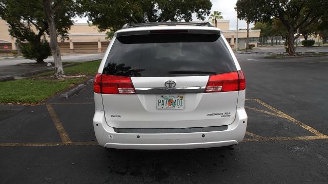 2004 Toyota Sienna Eddie Bauer 4x4