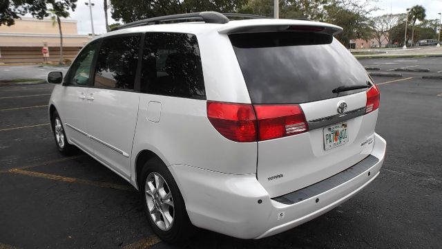 2004 Toyota Sienna Eddie Bauer 4x4