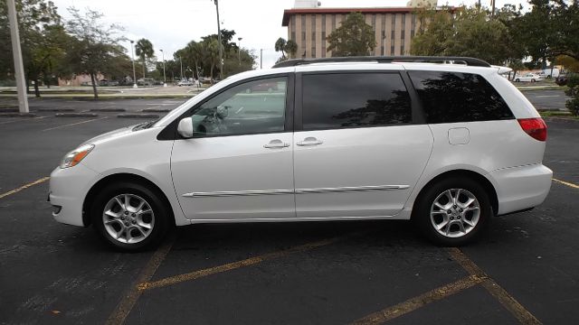 2004 Toyota Sienna Eddie Bauer 4x4