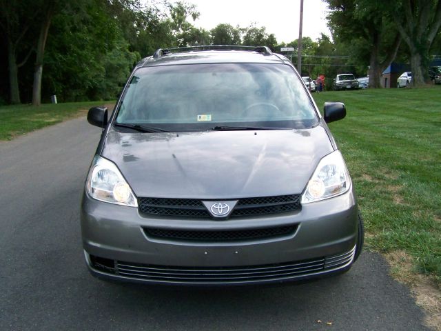 2004 Toyota Sienna 4.6L XLT Sport