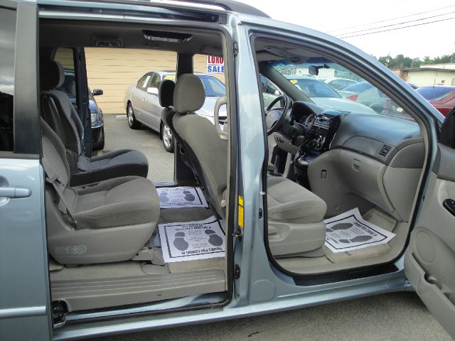 2004 Toyota Sienna 1997 Ford GL