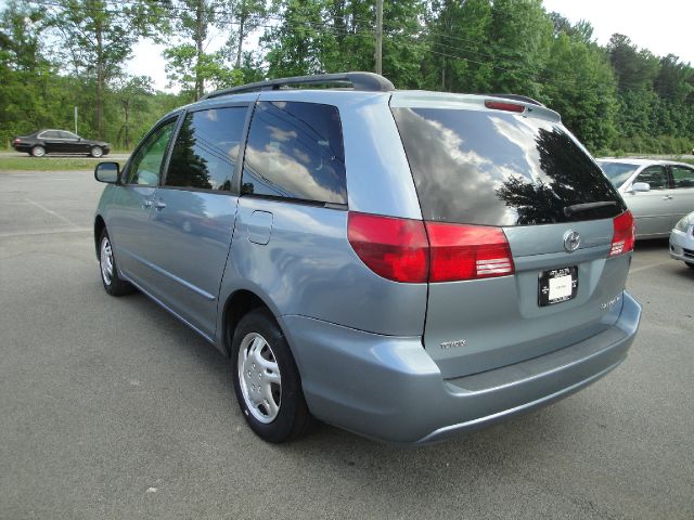 2004 Toyota Sienna 1997 Ford GL