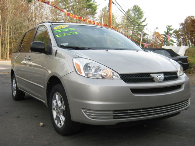 2004 Toyota Sienna 4.6L XLT Sport