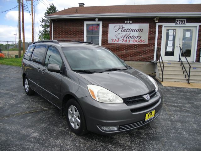 2004 Toyota Sienna SEL Sport Utility 4D