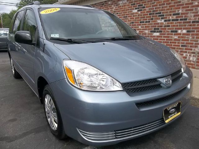 2004 Toyota Sienna X