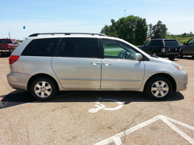 2004 Toyota Sienna Eddie Bauer 4x4