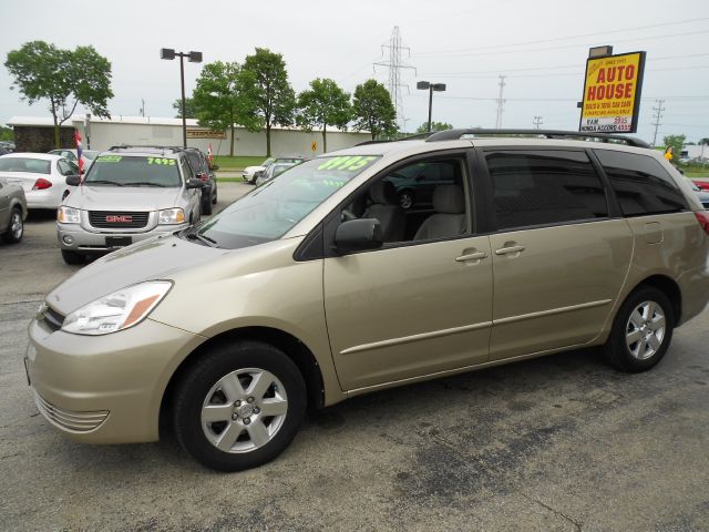 2004 Toyota Sienna Touring - Moonroof