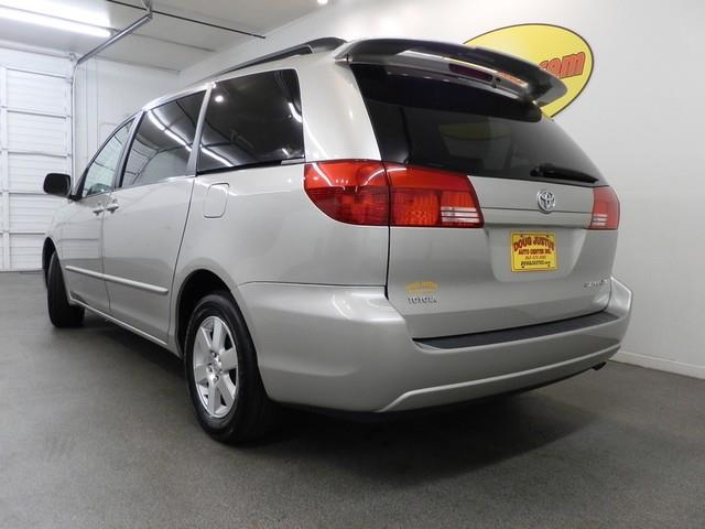 2004 Toyota Sienna SEL Sport Utility 4D