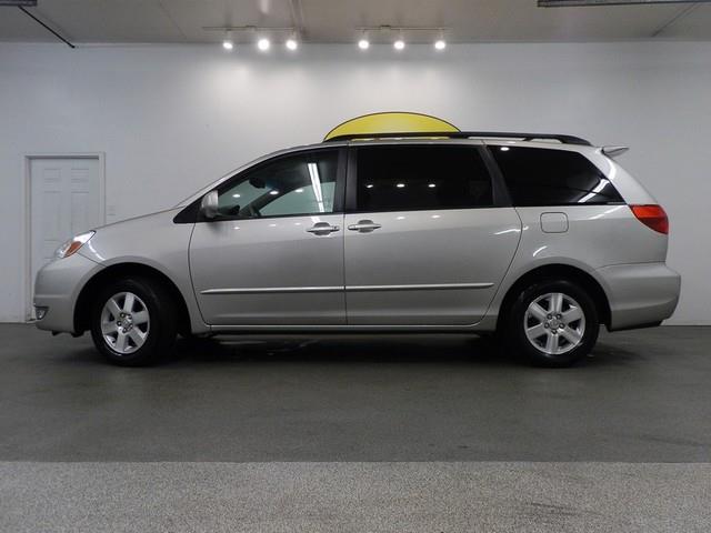 2004 Toyota Sienna SEL Sport Utility 4D