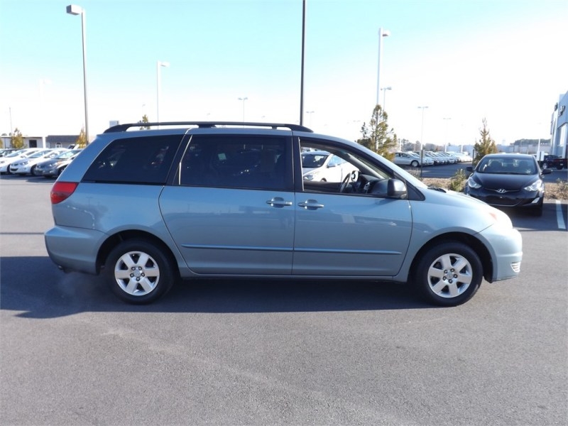 2004 Toyota Sienna 5.4L Special Service