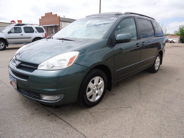 2004 Toyota Sienna SEL Sport Utility 4D