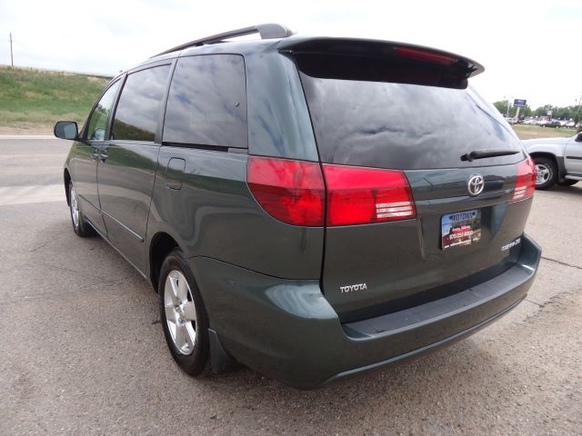 2004 Toyota Sienna SEL Sport Utility 4D