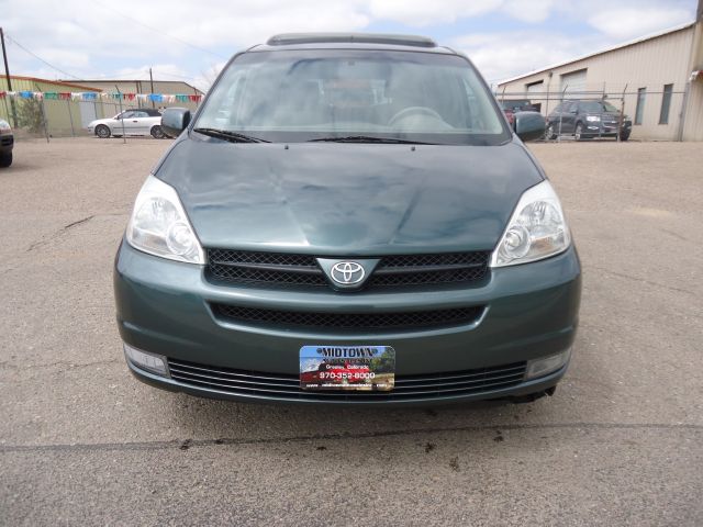 2004 Toyota Sienna SEL Sport Utility 4D