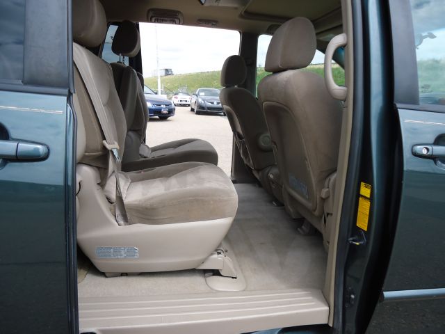 2004 Toyota Sienna SEL Sport Utility 4D