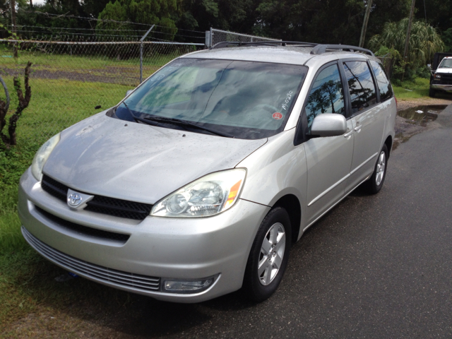 2004 Toyota Sienna SEL Sport Utility 4D