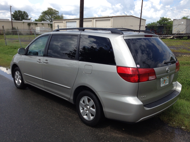 2004 Toyota Sienna SEL Sport Utility 4D