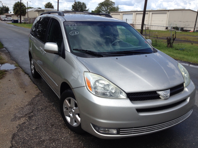 2004 Toyota Sienna SEL Sport Utility 4D