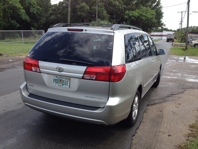 2004 Toyota Sienna SEL Sport Utility 4D