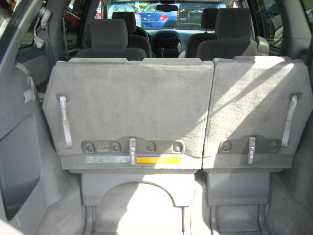 2004 Toyota Sienna Touring - Moonroof