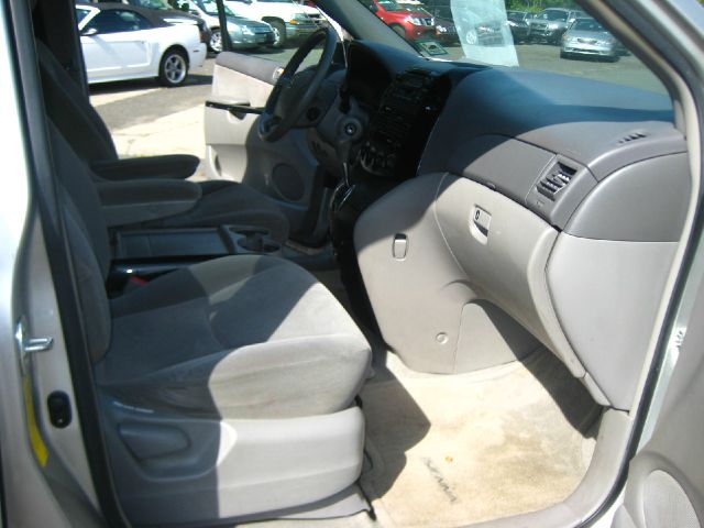 2004 Toyota Sienna Touring - Moonroof