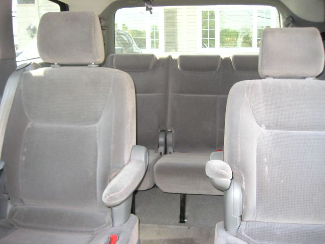 2004 Toyota Sienna Touring - Moonroof