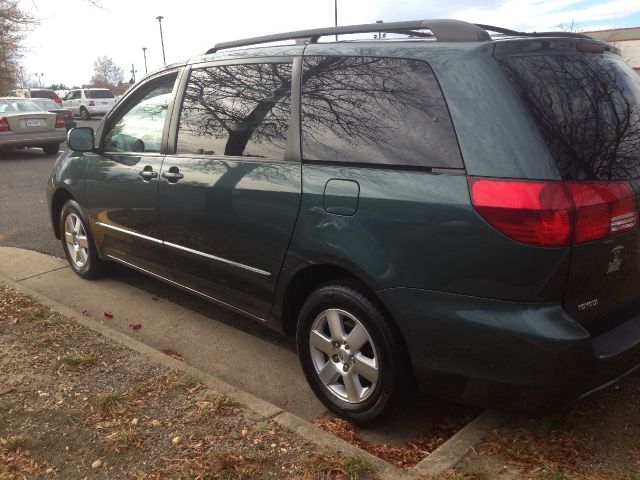 2004 Toyota Sienna Unknown