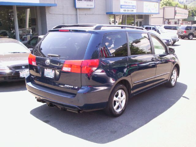 2004 Toyota Sienna 1997 Ford GL