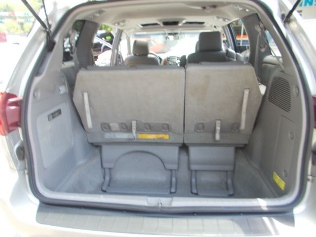 2004 Toyota Sienna SEL Sport Utility 4D