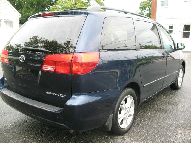 2004 Toyota Sienna SEL Sport Utility 4D