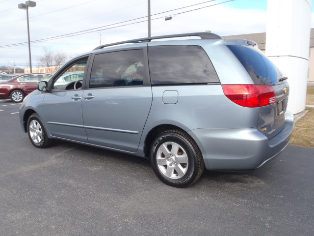 2004 Toyota Sienna 5.4L Special Service