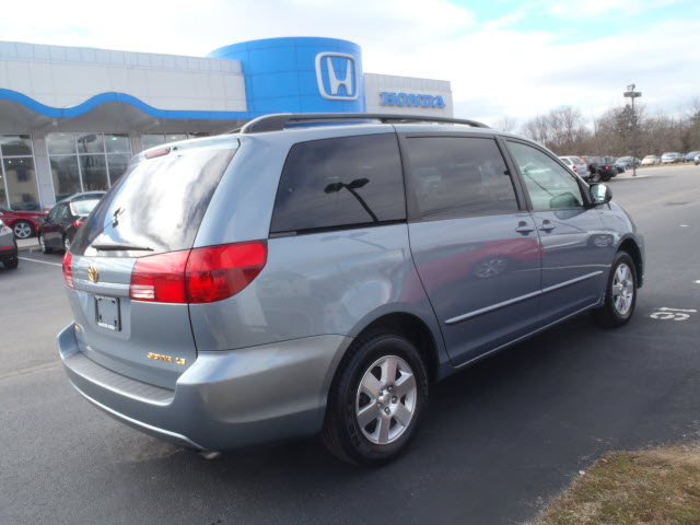 2004 Toyota Sienna 5.4L Special Service