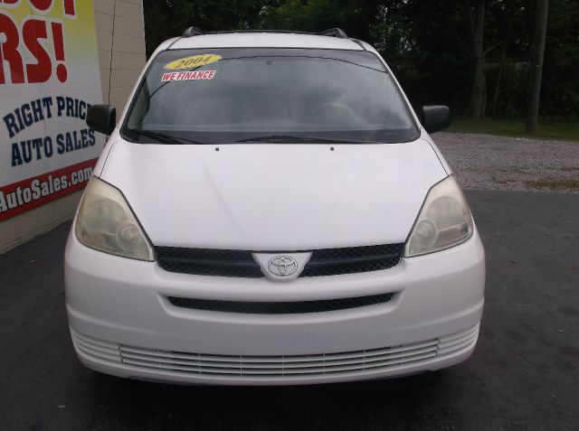 2004 Toyota Sienna 4.6L XLT Sport