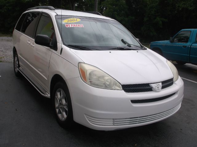 2004 Toyota Sienna 4.6L XLT Sport