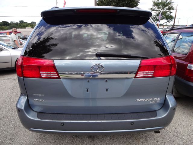 2004 Toyota Sienna Eddie Bauer 4x4