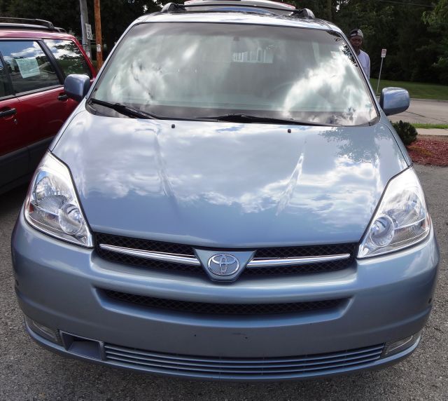 2004 Toyota Sienna Eddie Bauer 4x4