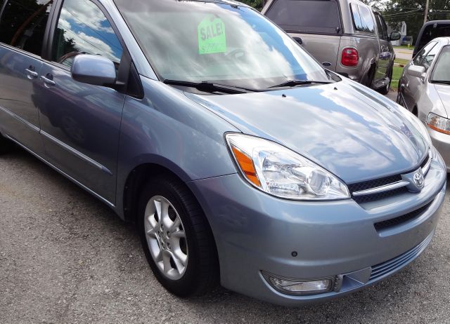 2004 Toyota Sienna Eddie Bauer 4x4