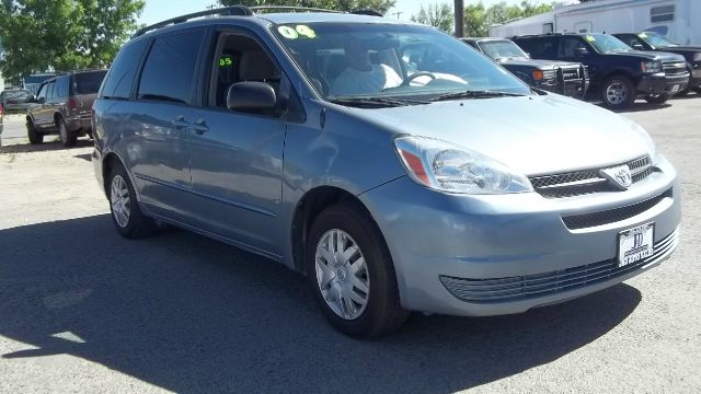 2004 Toyota Sienna Touring - Moonroof