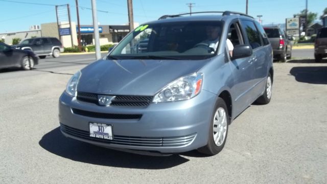 2004 Toyota Sienna Touring - Moonroof