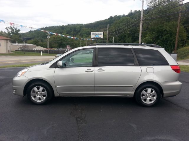 2004 Toyota Sienna Eddie Bauer 4x4