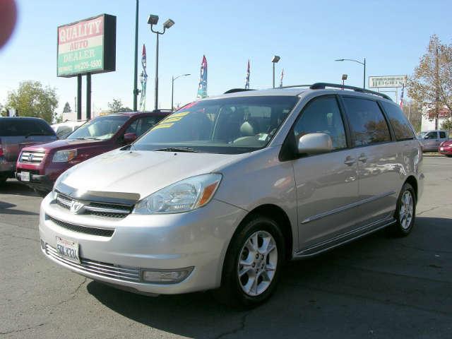 2004 Toyota Sienna SEL Sport Utility 4D